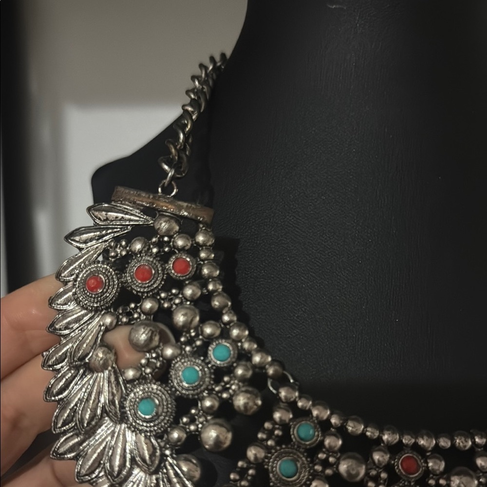 Statement Necklace - Picture 2 of 9